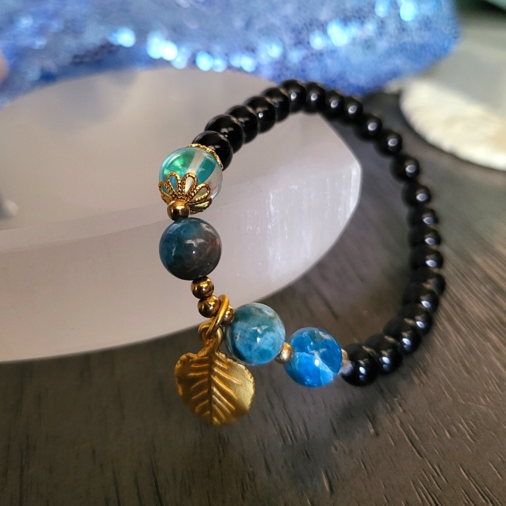 Obsidian & apatite braceler